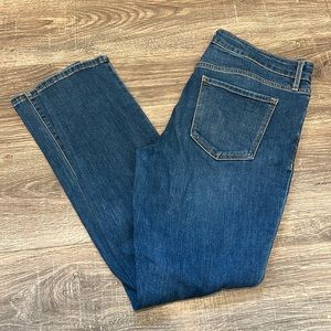 Power slim straight, mid rise, medium dark blue stretchy denim 👖